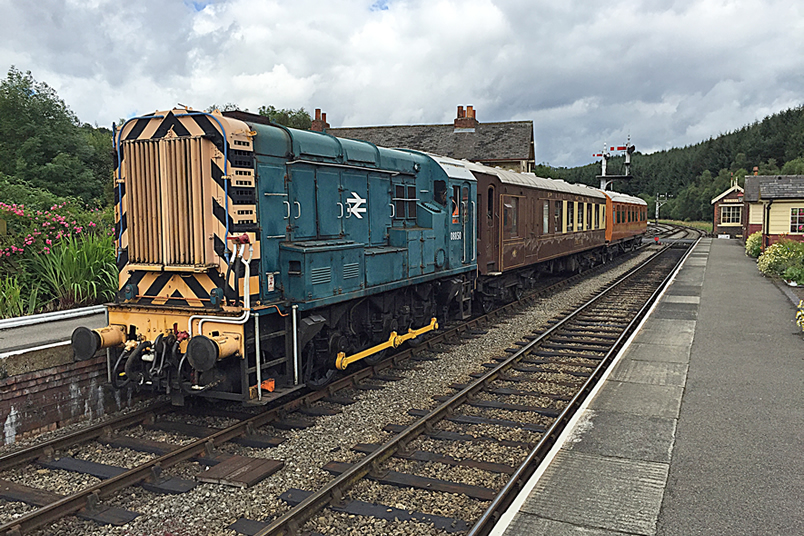 08850-Car-79-and-Thompson-coach-1623-at-Levisham-27Jul16_1